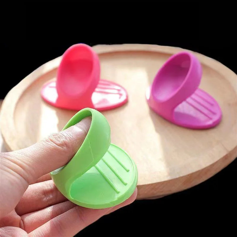 Versatile Silicone Insulated Finger Covers for Cooking